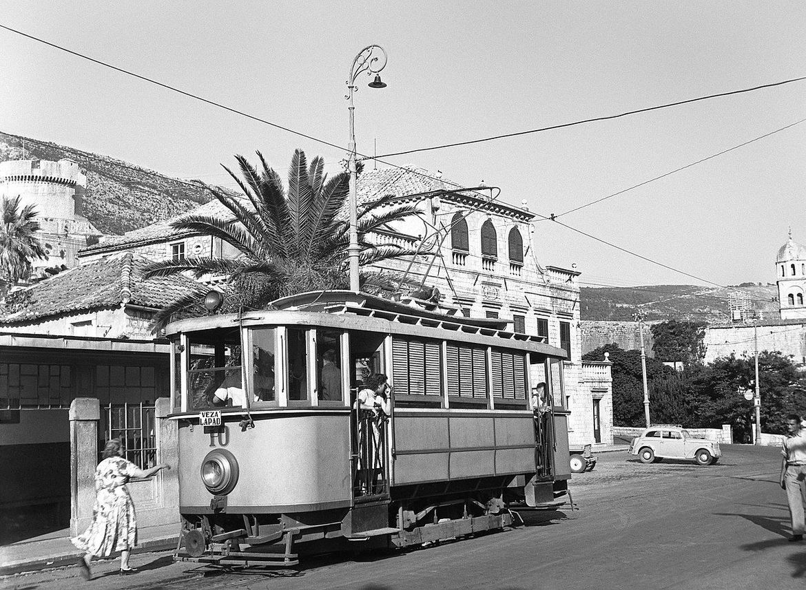 "Dubrovački tramvaj" - fenomen kulturološkog razvoja novije urbane povijesti grada Dubrovnika