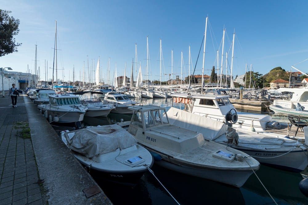 ČUDNOG LI ČUDA Lučka uprava Zadar otkrila 49 brodova koji su bez odobrenja u Marini Zadar!