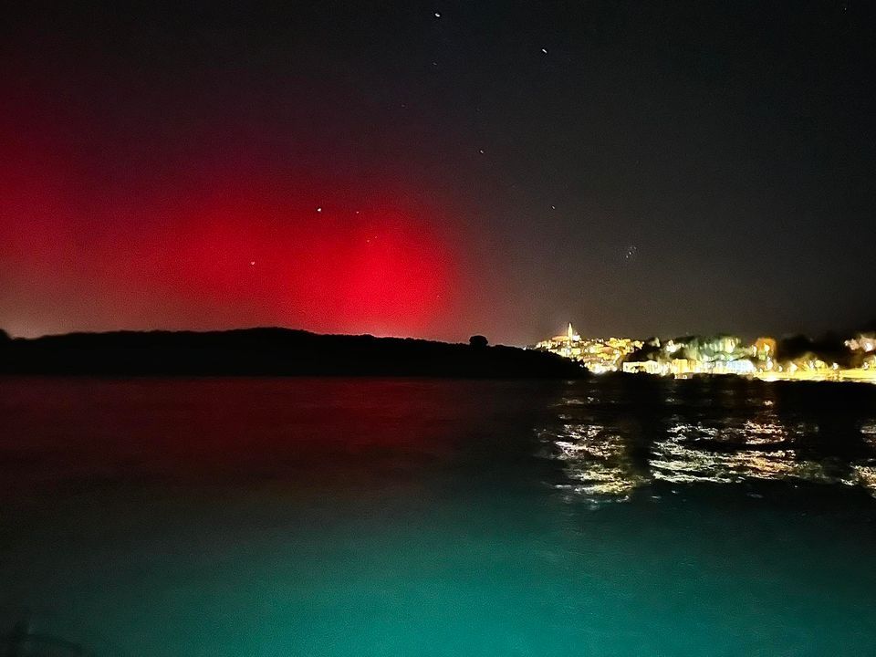 AURORA BOREALIS Polarna svjetslost iznad Hrvatske, kod nas se iznimno rijetko viđa!