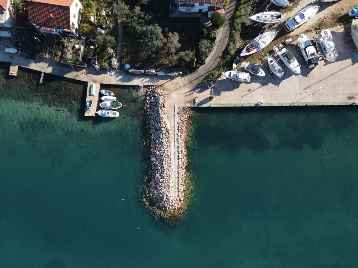 Uspješno saniran lukobran u luci Iž Veli