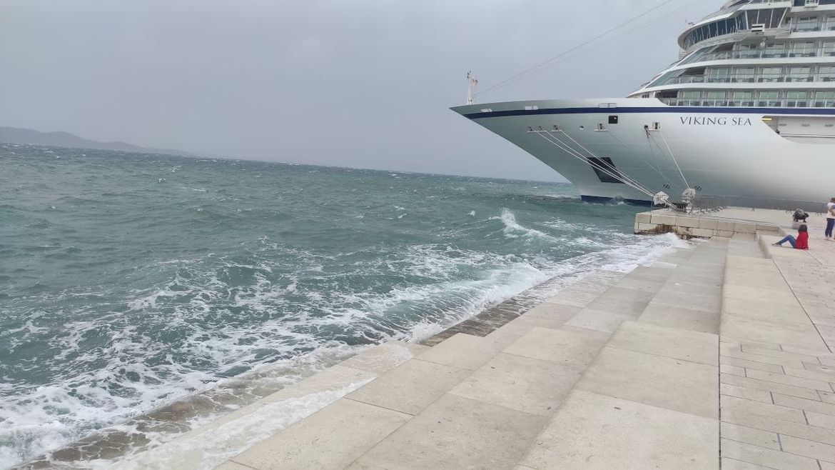 Grad Zadar naplaćivat će pristojbe za kruzere u Gradskoj luci, ali ne i za one u Gaženici!