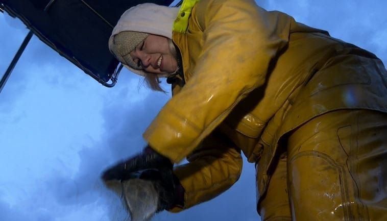 Mlada ribarica iz Raklja ustaje u cik zore da bi - dizala mreže