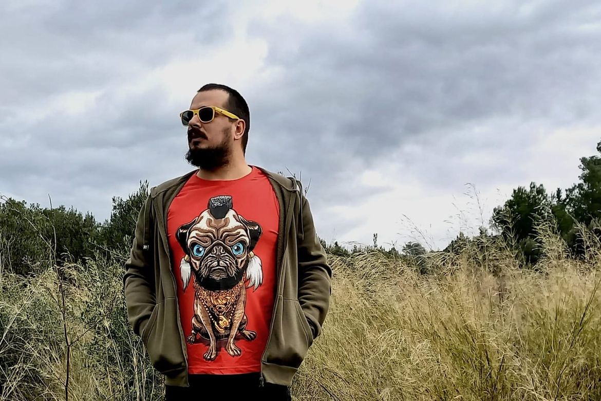 A sada malo pisme! Poslušajte "Otok", sanjivu i inspirativnu pjesmu koju izvodi Dante Drama s Hvara