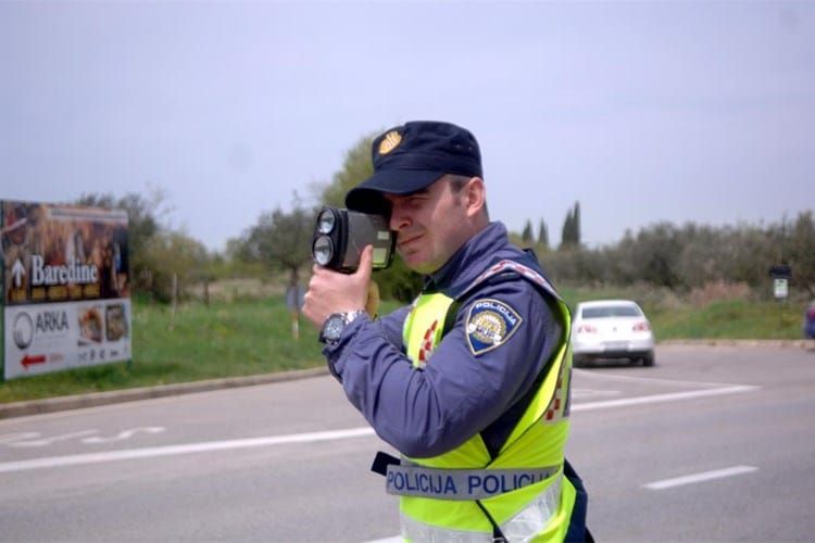 Oprez! Sutra će diljem Istre, policija kontrolirati brzinu