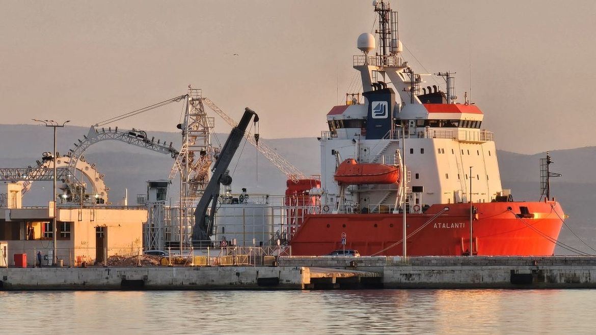 U splitsku luku stigao grčki kabelopolagač