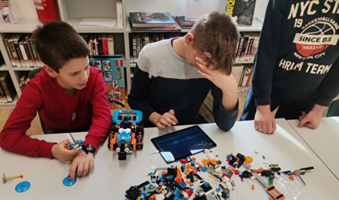 Više od 1000 djece sudjelovalo na STEM tjednu "Let's STEM together" održanom u Gradskoj knjižnici Zadar