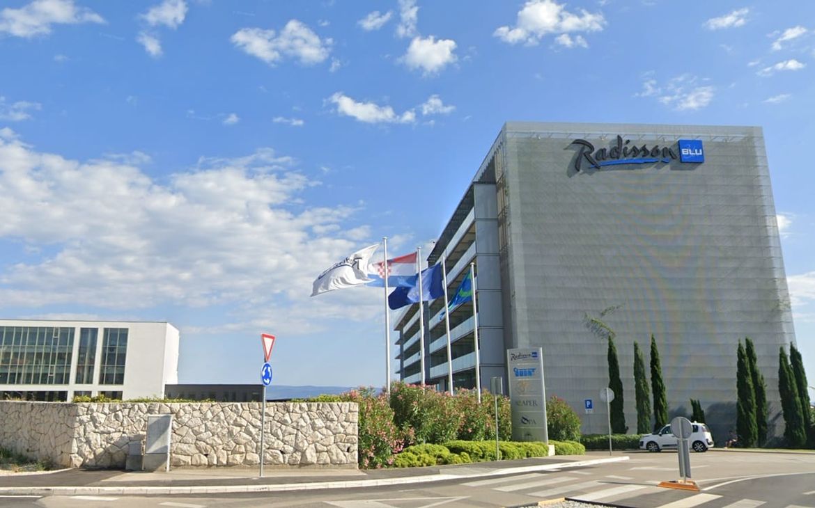 EVAKUACIJA HOTELA U SPLITU Došlo do curenja klora, dvije osobe u bolnici!