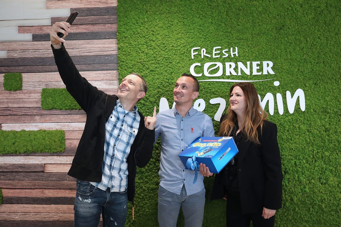INA NAGRADILA 600.000 ČLANA LOYALTY PROGRAMA! Jubilarni član dobio je vrijednu nagradu – iPhone 15 Pro Max