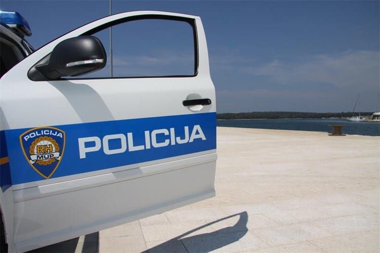Na području Medulina u automobilu pronađen mrtav muškarac