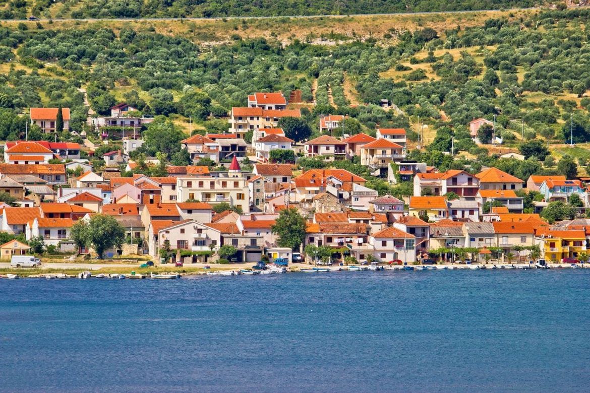 Načelnik Posedarja raspisao natječaj za prodaju atraktivnog zemljišta uz more na kojem će se graditi hotel i apartmani