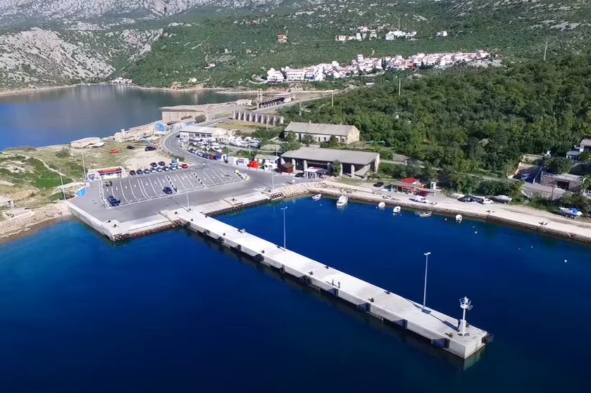 OPREZ U PLOVIDBI! U uvali Mala Stinica u Velebitskom kanalu ugašeno je lučko svjetlo
