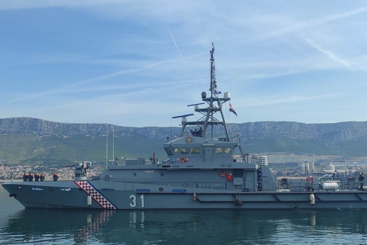 JAČI OD OLUJE Brod obalne straže "Omiš" slomio je valove od Visa do Splita i spasio život!