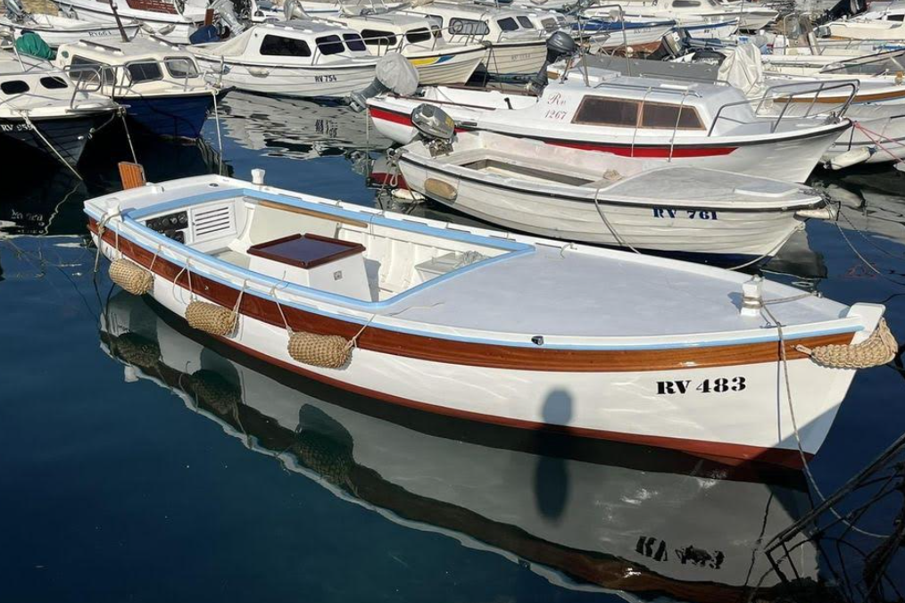 Ovo je fenomenalno - u Muzej grada Umaga dolazi čovjek koji građane uči gotovo zaboravljene pomorske zanate!