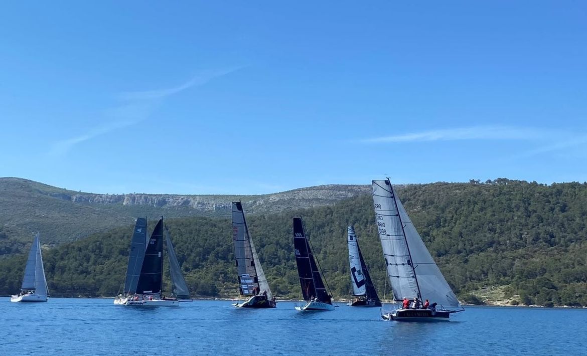 Iz Splita starta ovogodišnja Paiška regata, posvećena velikom jedriličaru i strastvenom ribolovcu