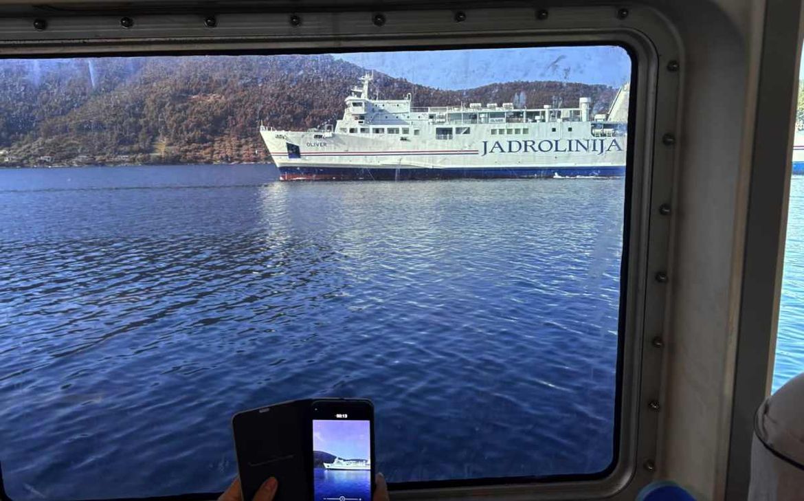 OLIVER NAPOKON SPREMAN? Jadrolinijin trajekt zaplovio i probno pristao u Veloj Luci