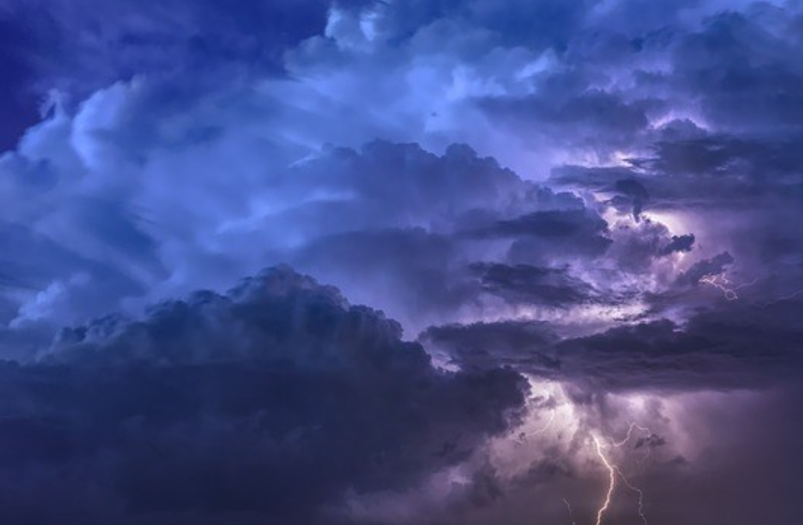 UPALJEN METEOALARM Krk i dalje pod vodom, oglasila se i Civilna zaštita: "Oprez zbog grmljavinskih neveremena i obilne kiše!"