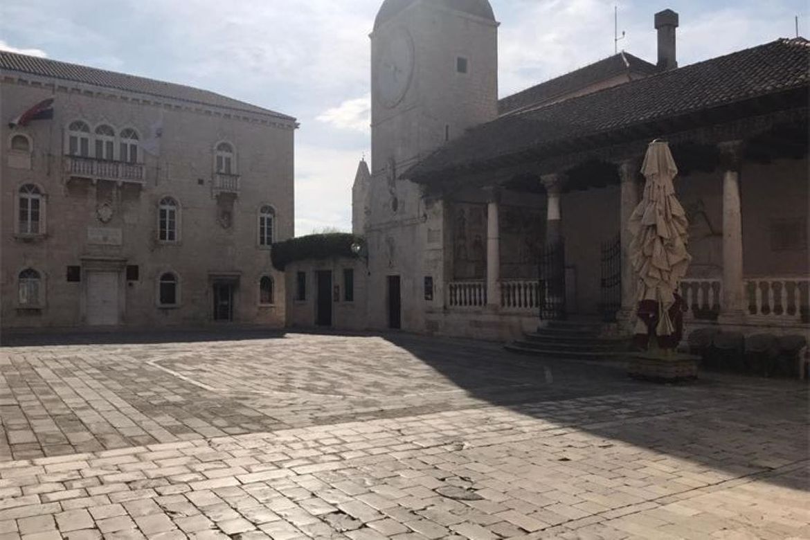 Dječak pronašao novac u Trogiru - Policija poziva vlasnika da se javi u postaju