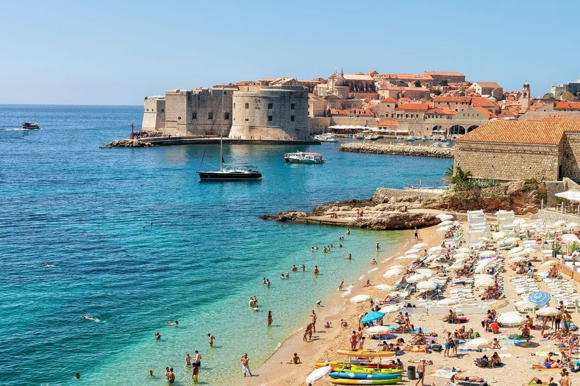 BRITANCI NAJAVLJUJU: "Turizam na Mediteranu bliži se kraju!"