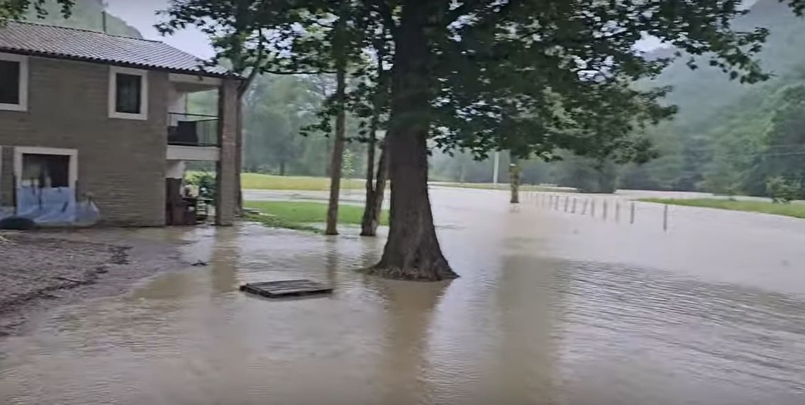 Vodostaj Mirne u par sati porastao za 4 metra - Velike štete od tuče!