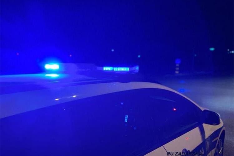 TRAGEDIJA U OBROVCU Dijete poginulo u eksploziji, a dvije žene ranjene - Eksplozivna naprava bila u automobilu!