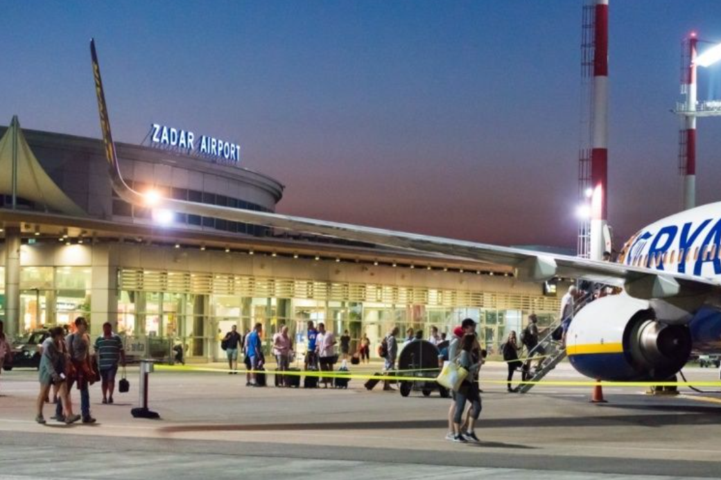 Pijani Britanac vrijeđao i ozlijedio policajca na zadarskom aerodromu