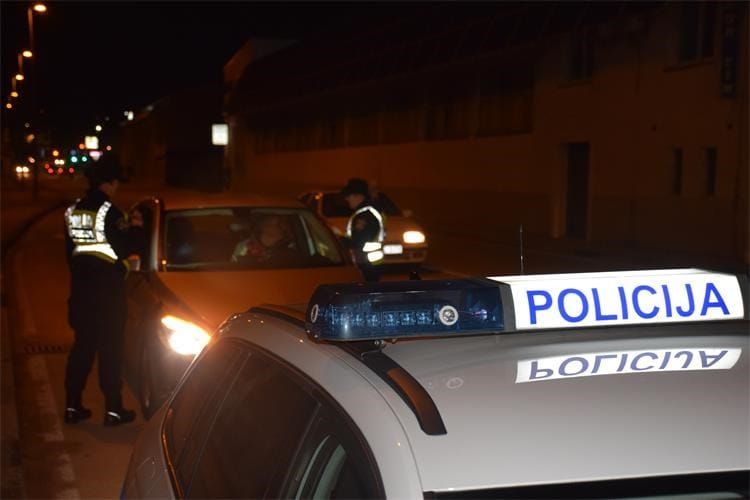 RECIDIVISTI USTRAJU, VOZE PIJANI I DROGIRANI! Sankcionirana 64 vozača u Splitsko-dalmatinskoj županiji