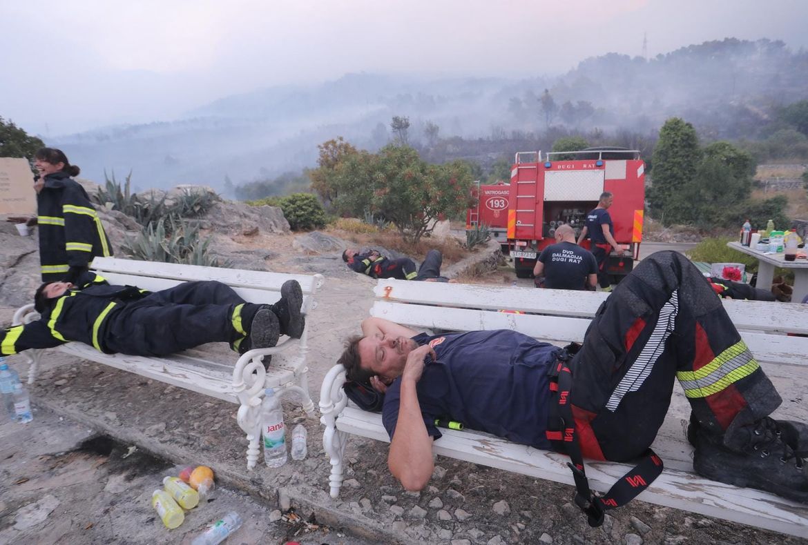Požari u Dalmaciji nakon četiri dana borbe s vatrom, stavljeni pod kontrolu
