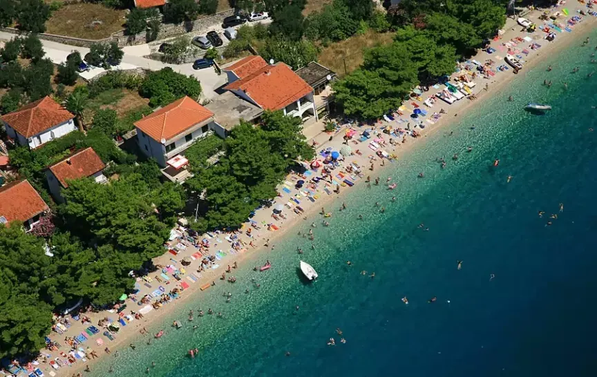 Pijan susjedu u Podaci prekinuo dovod struje, pa vrijeđao policiju - Kod privođenja teže ozlijeđen