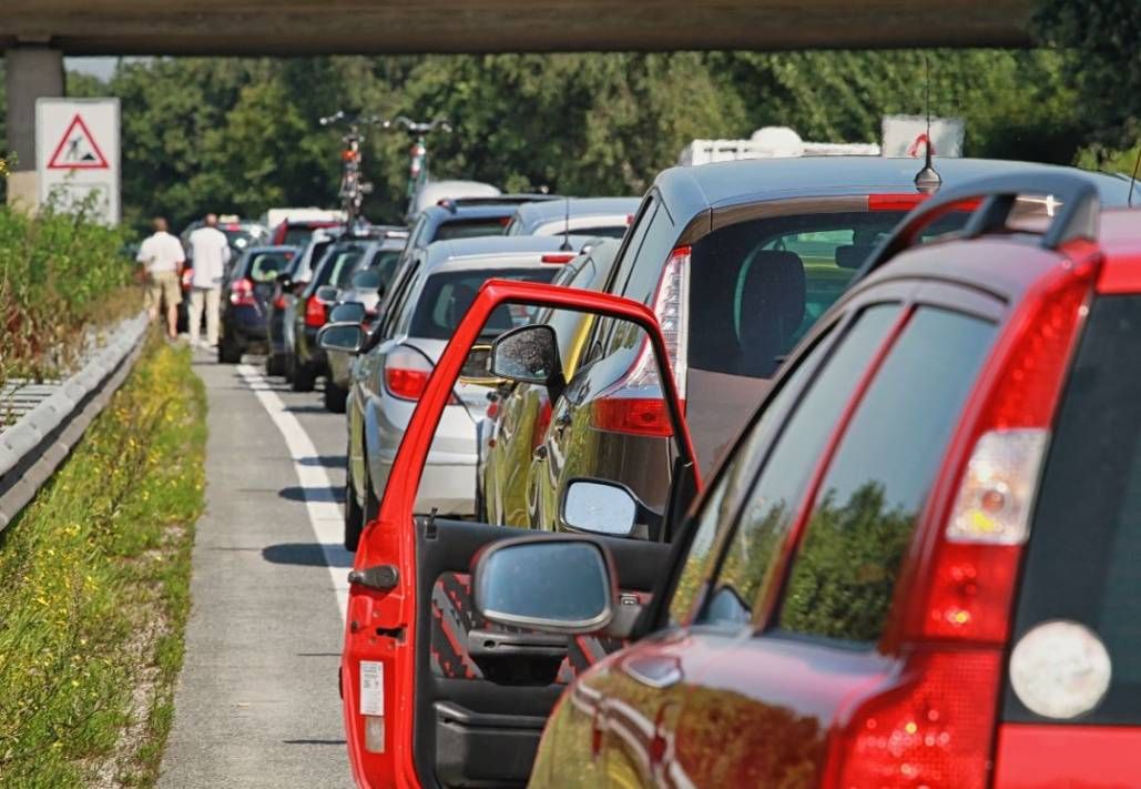 Gužve prema moru, jak vjetar zadaje probleme na Jadranskoj magistrali!