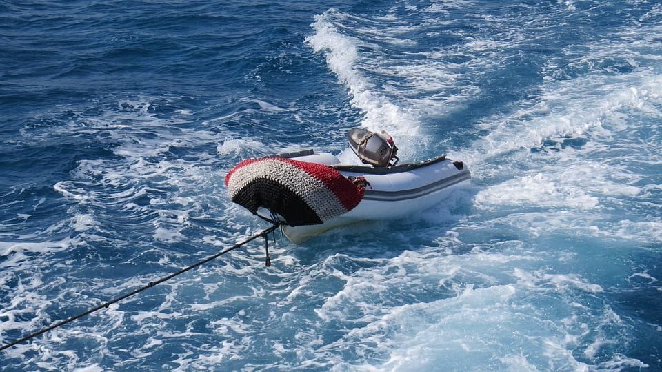 MORALI GA SPAŠAVATI Krenuo malim gumenjakom na električni pogon pod Velebitom i otpuhala ga bura!
