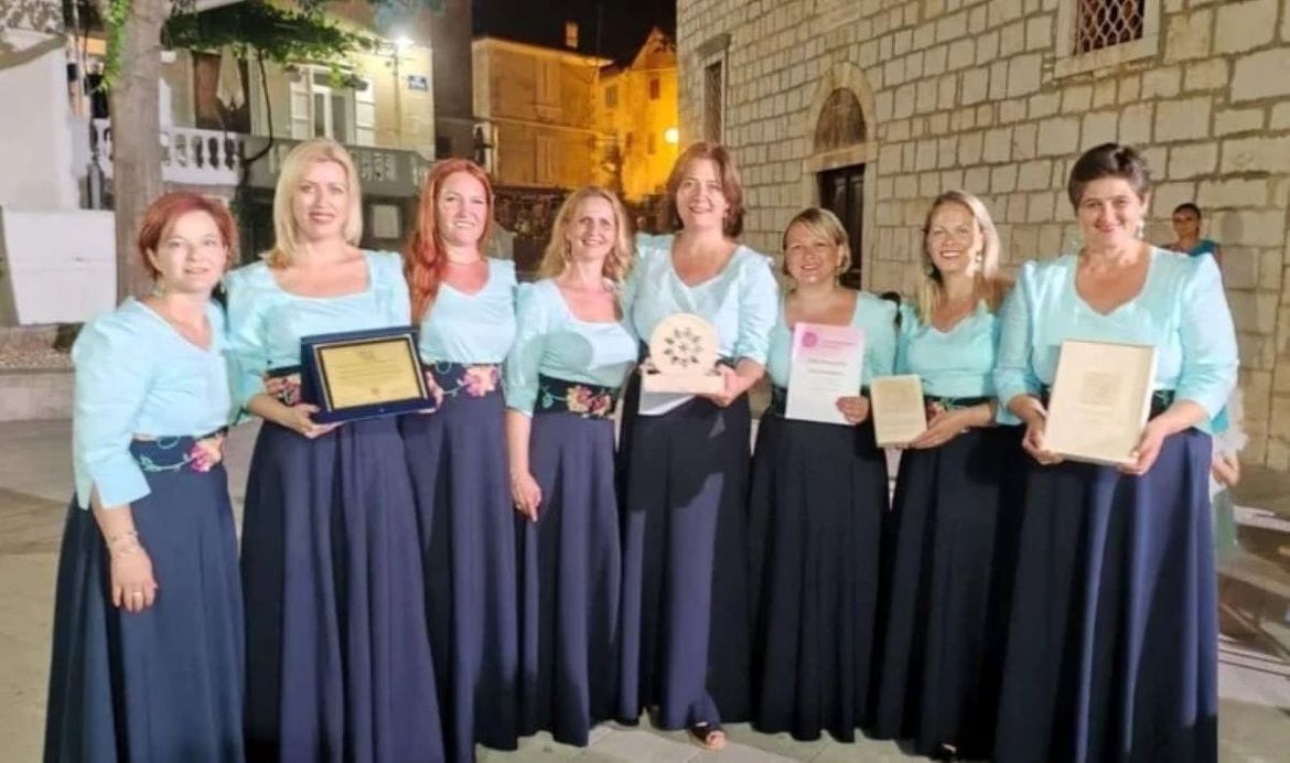 Lađarice iz Siska pobjednice sedme "Omišljanske rozete"