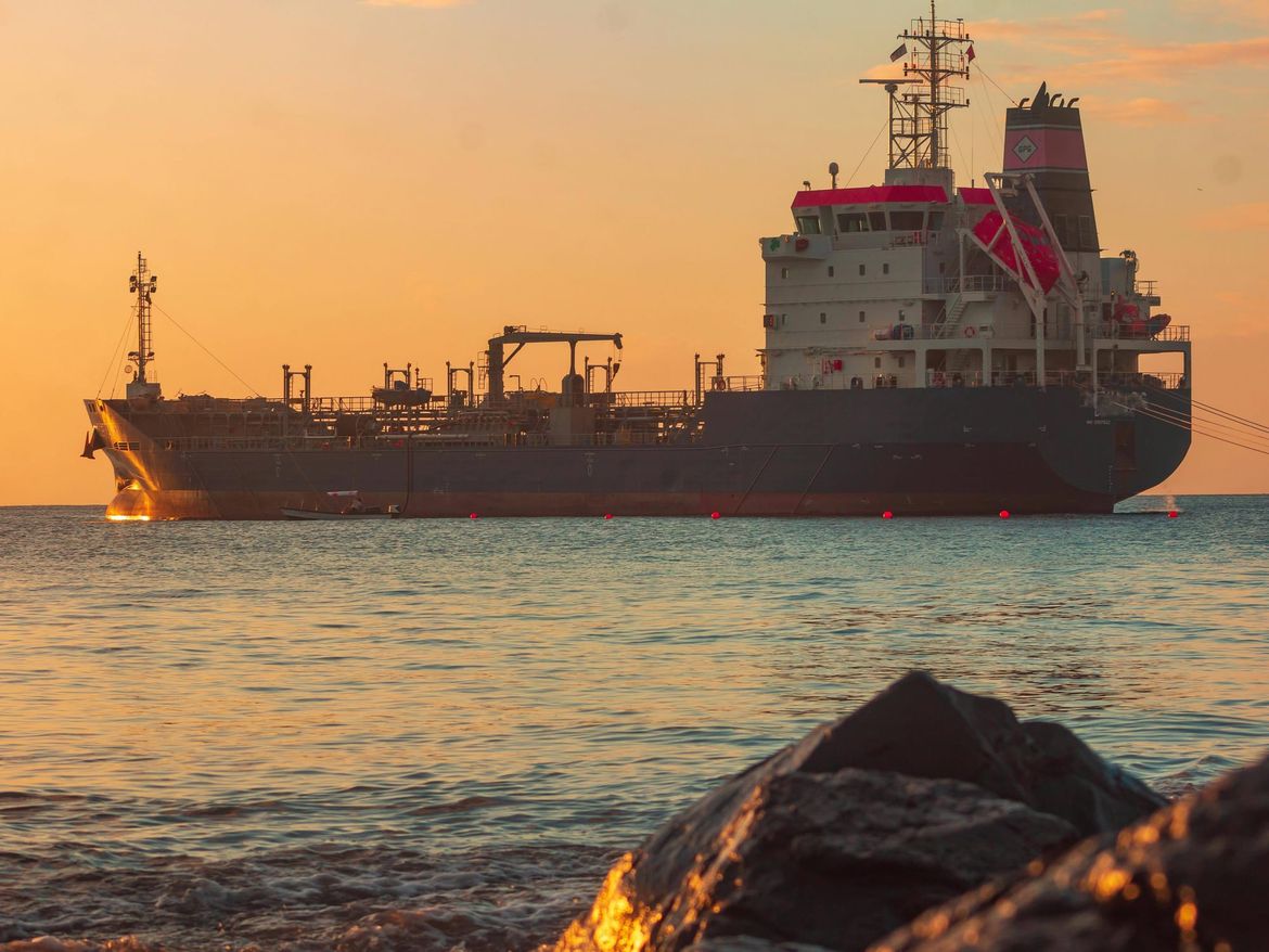 NOVI NAPAD Tanker nakon niza napada gori i pluta Crvenim morem