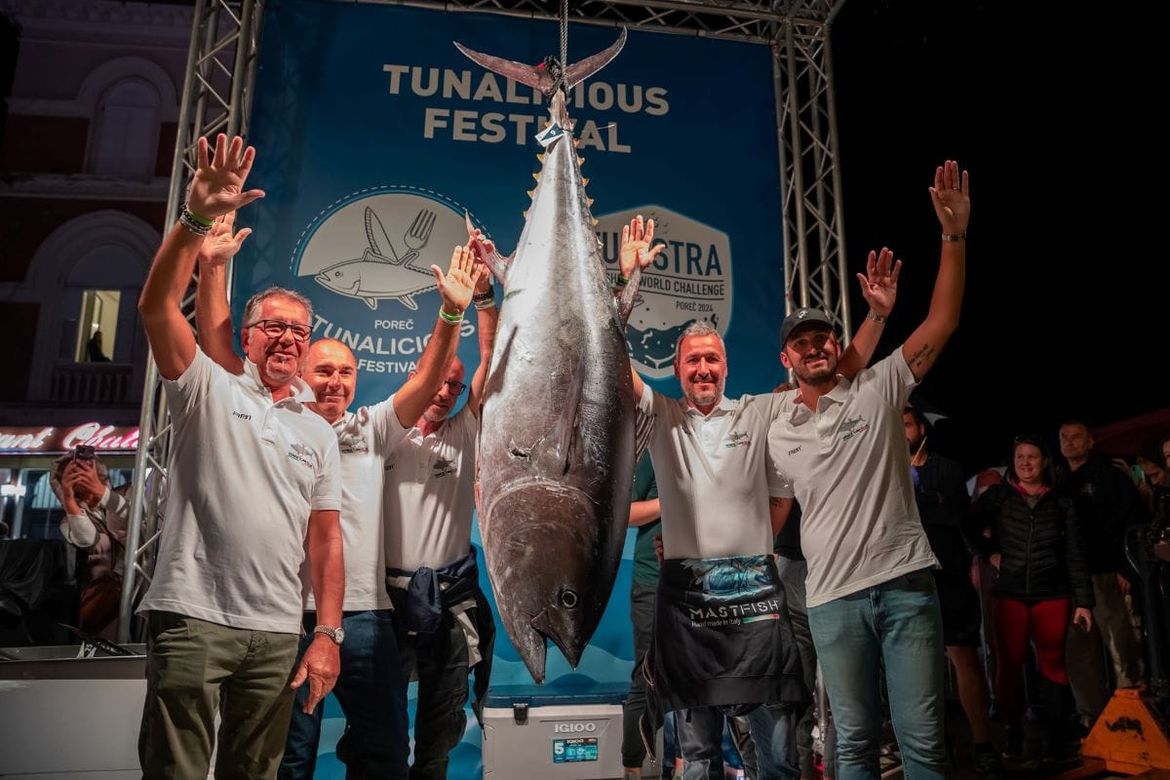 TUNISTRA Tuna teška više od 130 kg i duga preko dva metra donijela vodstvo talijanskoj ekipi „Black“