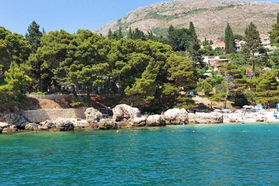 NIJE ZA KUPANJE More na plaži Mlini u Župi dubrovačkoj puno fekalija