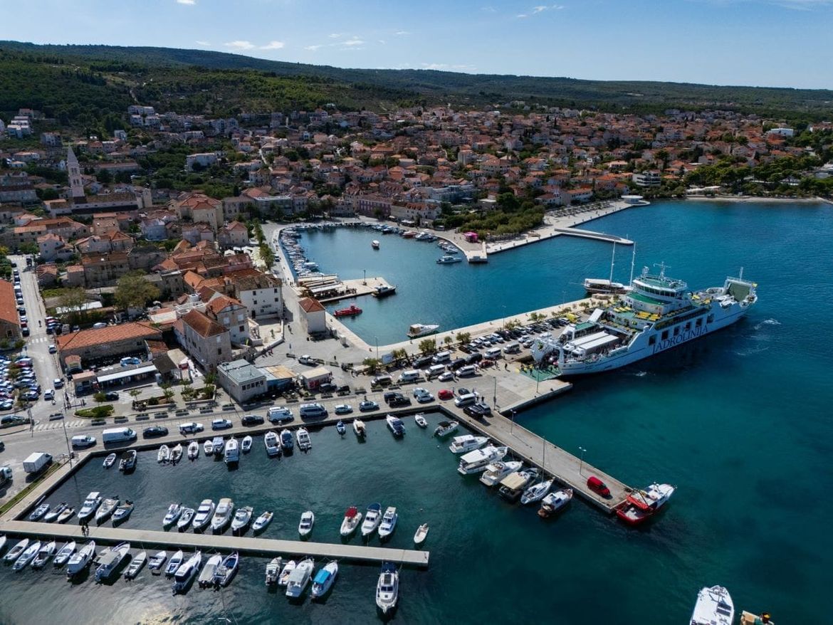 CIJELI BRAČ ZAJEDNO ZA KATAMARAN Peticija u samo tjedan dana sakupila preko 3000 potpisa