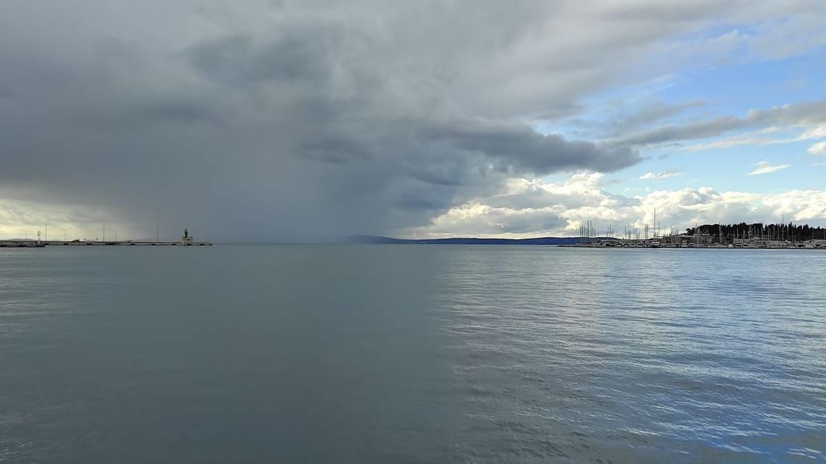 Promjenjivo oblačno uz moguće neverine