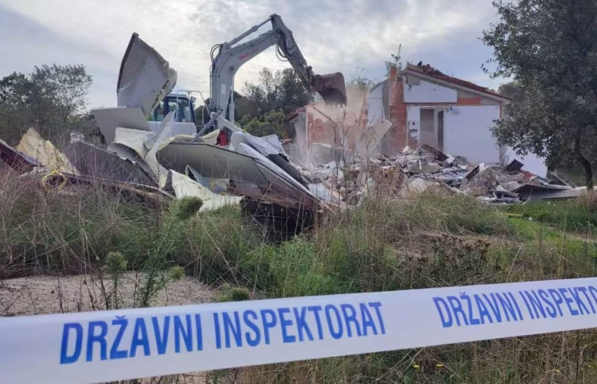 Padaju bespravni objekti po Istri!
