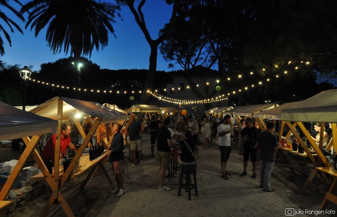Wine, olive & heritage manifestacija u Jelsi gostima pokazao svu gastronomsku, vinarsku i kulturnu raskoš
