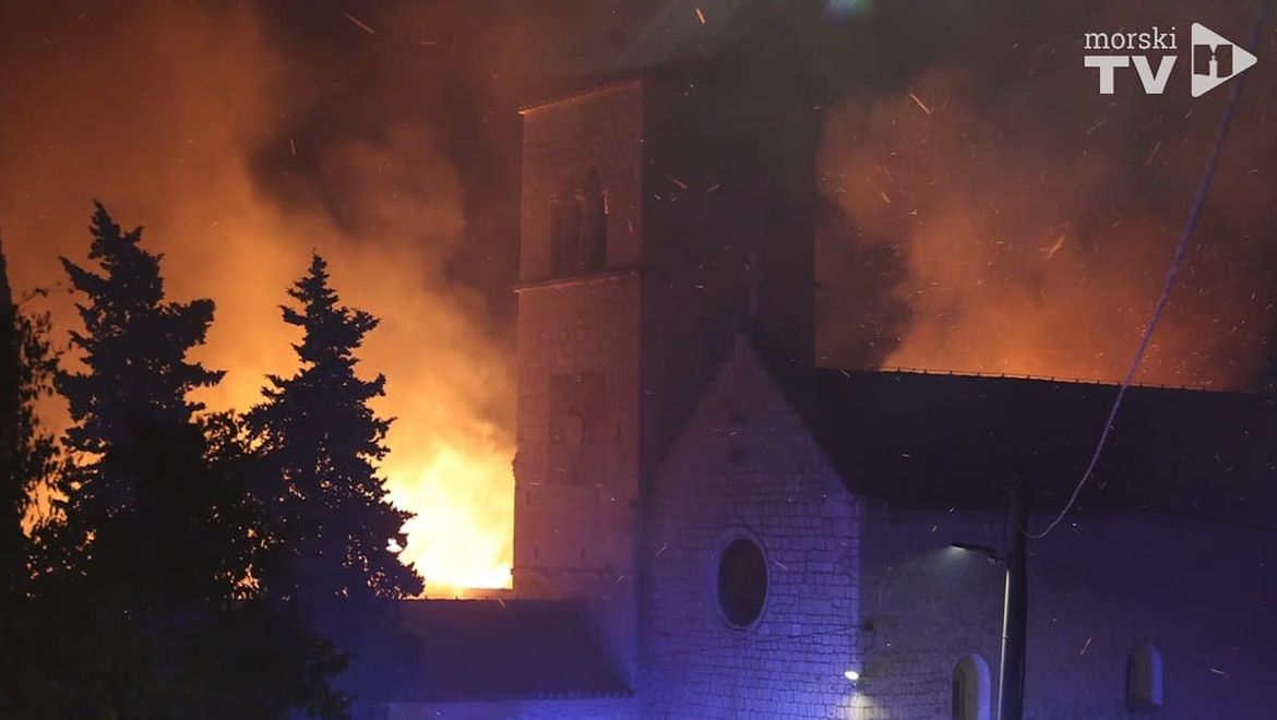 VIDEO Izgorio samostan na Čiovu