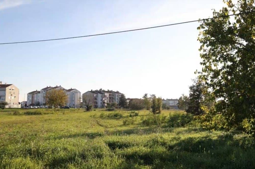 Danci grade dva nebodera od deset katova u Umagu