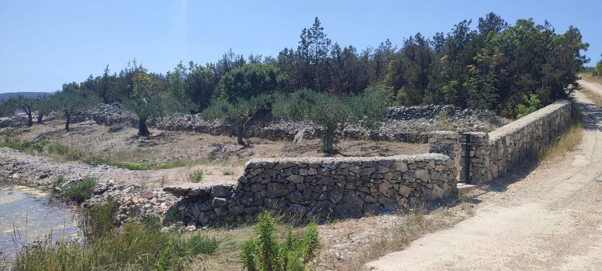 Nijemci kupili zemlju i zazidali prilaz obali: "Domaći koji su se tu rodili više ne mogu prolaziti"