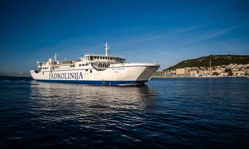 Jadrolinijin trajekt Tin Ujević nije mogao spustiti rampu
