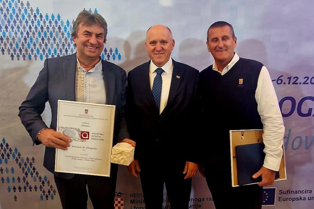 Gradonačelnik Paga primio prestižnu oznaku Hrvatski otočni proizvod