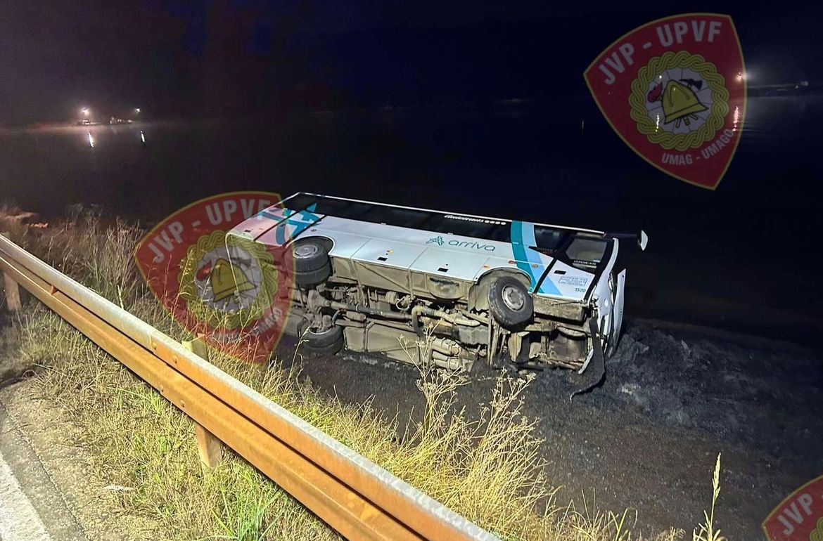 Pijani vozač kod Poreča udario u autobus koji je završio u moru!