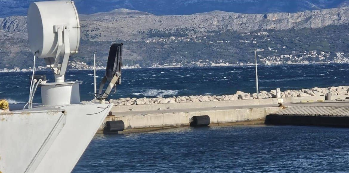 Na većini Jadrana bura, moguće i nevere