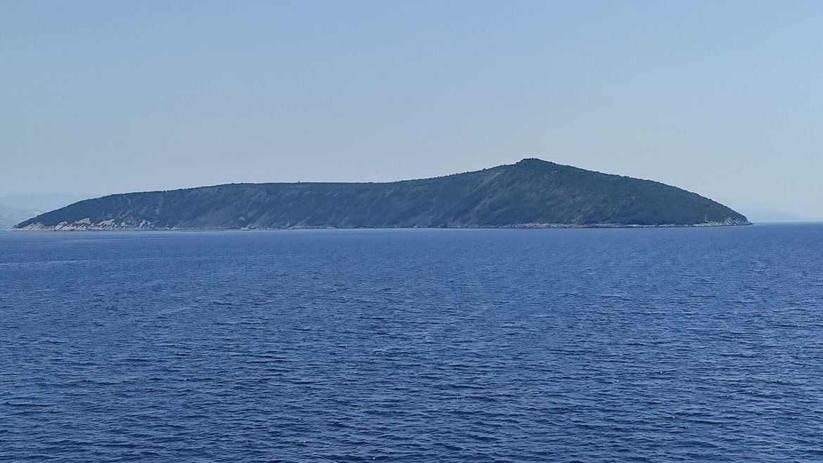 Vlada preuzela davanje koncesije na pomorskom dobru za izgradnju i gospodarsko korištenje ribogojilišta na otoku Plavniku