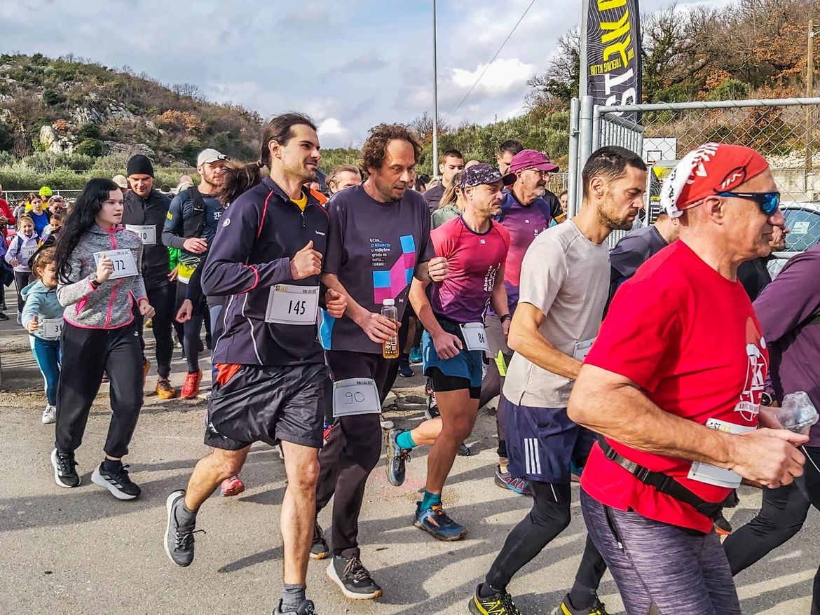 Trkači "okupirali" Podgrađe, a pobjednik je stigao s Korčule