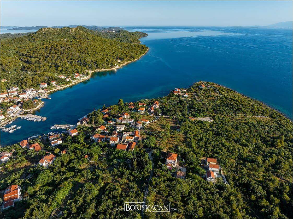 Počelo probijanje protupožarnog puta na području Lukorana
