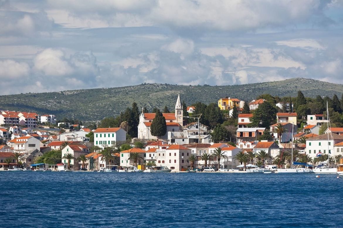 Ponedjeljak na Jadranu sunčaniji od vikenda, a vjetar slabiji