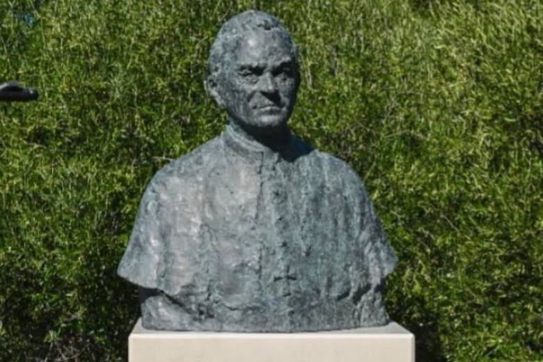 Grad Novalja odljev poprsja platila pet puta skuplje od tržišne cijene? Gradonačelnik Dabo: "Nije istina"